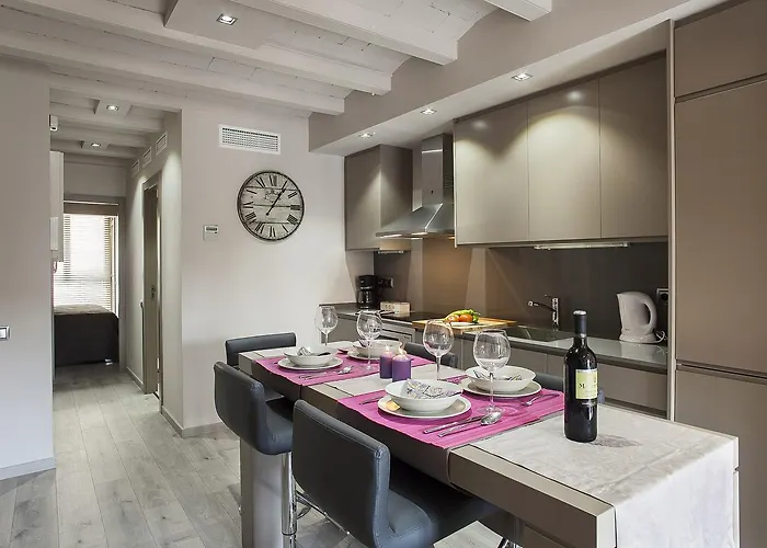 Elegant Eixample Nicely Decorated Apartamento